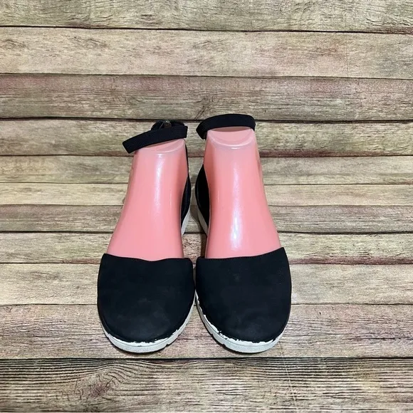 Eileen Fisher Black Leather Ankle Strap Sandals
