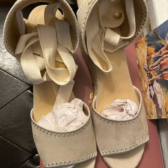 Elegant Beige Wedge Espadrilles