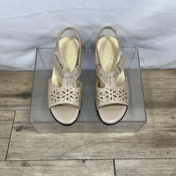 Elegant Tan Women's Sandals
