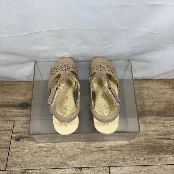 Elegant Tan Women's Sandals