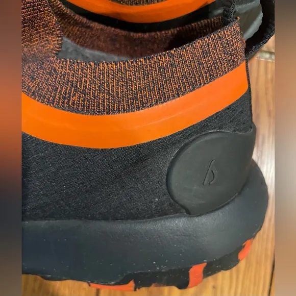 EUC Allbirds Runner SWT,size 11/44,black/buoyant orange,rugged sole