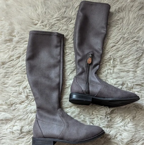EUC Gentle Souls Emma Stretch Knee High Boots in Mineral Gray