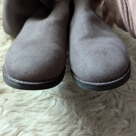 EUC Gentle Souls Emma Stretch Knee High Boots in Mineral Gray