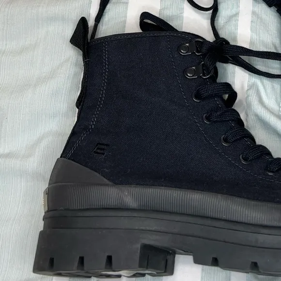 Everlane High Top Lace Up The Canvas Utility Boot sneakers size 7