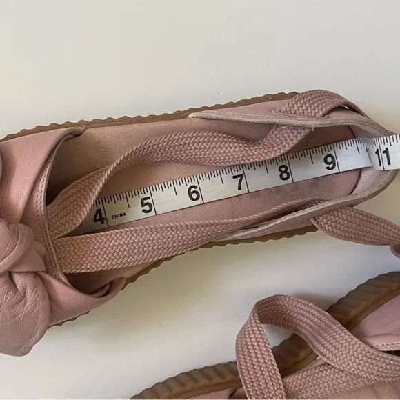 Fenty Puma The Bow Creeper Pink Leather Sandals Platform Ankle Wrap Lace Up 7.5