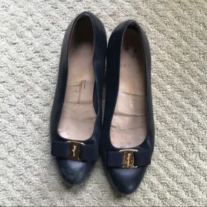 FERRAGAMO short heeled loafers