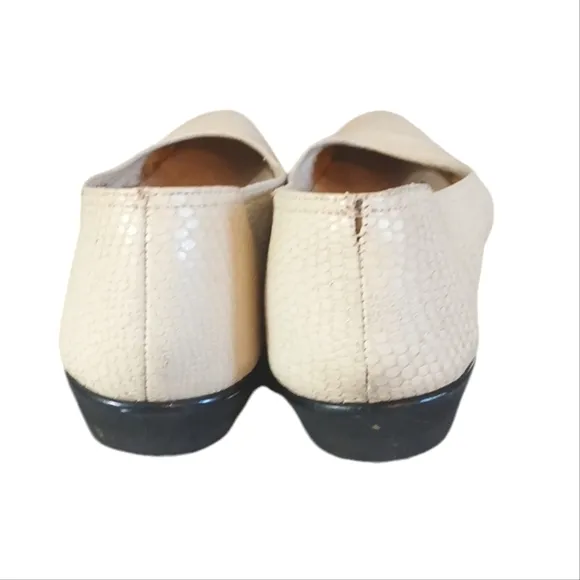Ferragamo Snake Embossed Cream Leather Flats Size 8.5