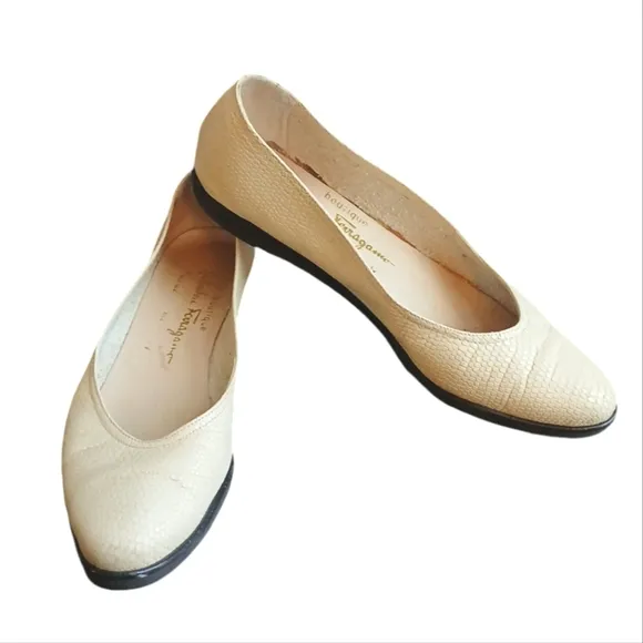 Ferragamo Snake Embossed Cream Leather Flats Size 8.5
