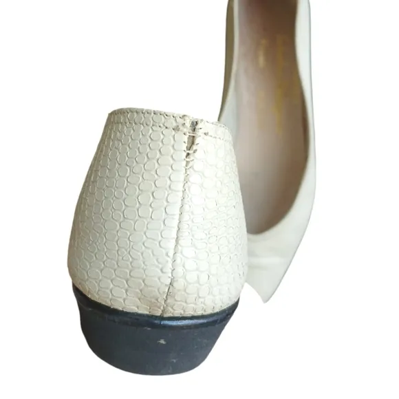 Ferragamo Snake Embossed Cream Leather Flats Size 8.5
