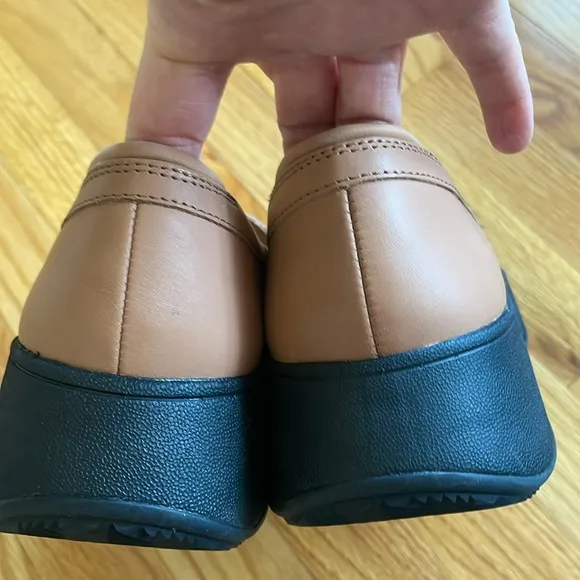 Fit Flop Women's F-Mode Padded-Detail Leather Flatform Loafers size 8 NWOB