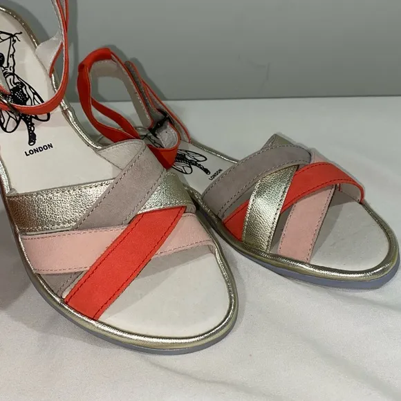Fly London Cune Leather Flat Ankle Multi Strap Sandals Size 7 1/2