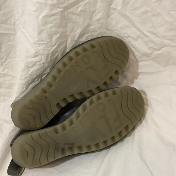 Fly London Womens Yala shoes 39 6 gray leather sandals capsule modern LAGONLOOK