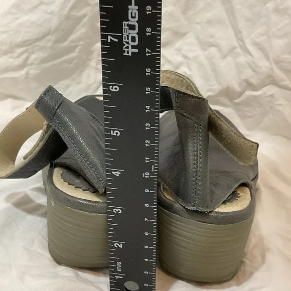 Fly London Womens Yala shoes 39 6 gray leather sandals capsule modern LAGONLOOK