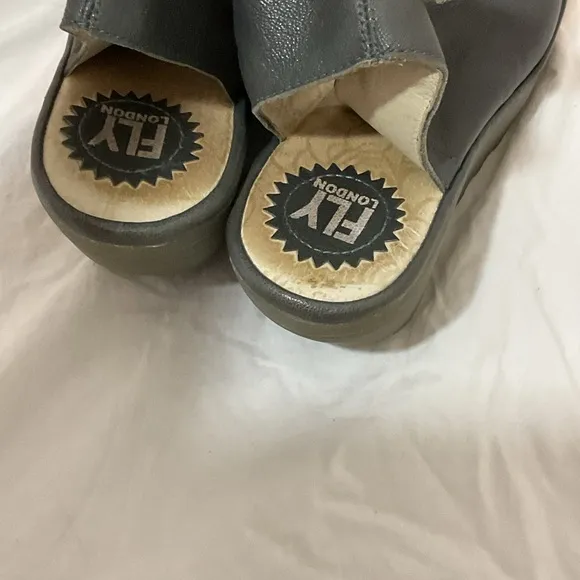 Fly London Womens Yala shoes 39 6 gray leather sandals capsule modern LAGONLOOK