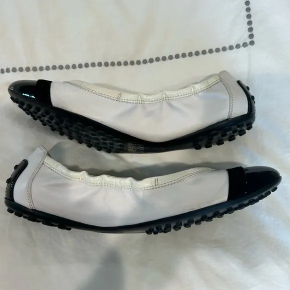 Forever Classic Tod’s Black &amp; Cream Buckle Cap Toe Ballet Flats Sz 38