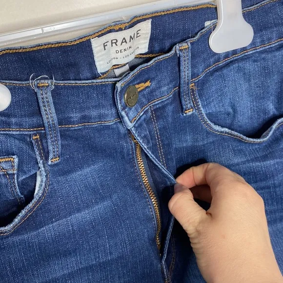 Frame Ali High-rise Distressed Cigarette Jeans In Morrisly wash size 28