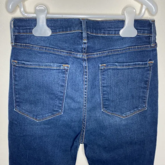 Frame Ali High-rise Distressed Cigarette Jeans In Morrisly wash size 28