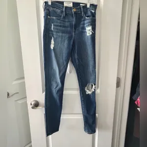 FRAME Le High Rise Skinny Jeans