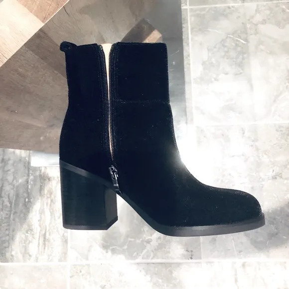 Franco Sarto Boots Owens Suede Velvety Booties Size 5.5M NWT $149.00
