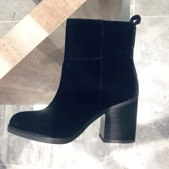 Franco Sarto Boots Owens Suede Velvety Booties Size 5.5M NWT $149.00