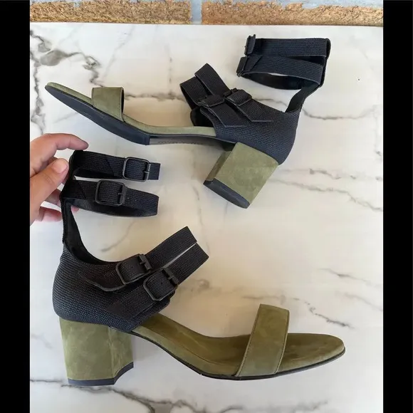 Frēda Salvador Military Green/Black Suede Cage Sandals Size 9