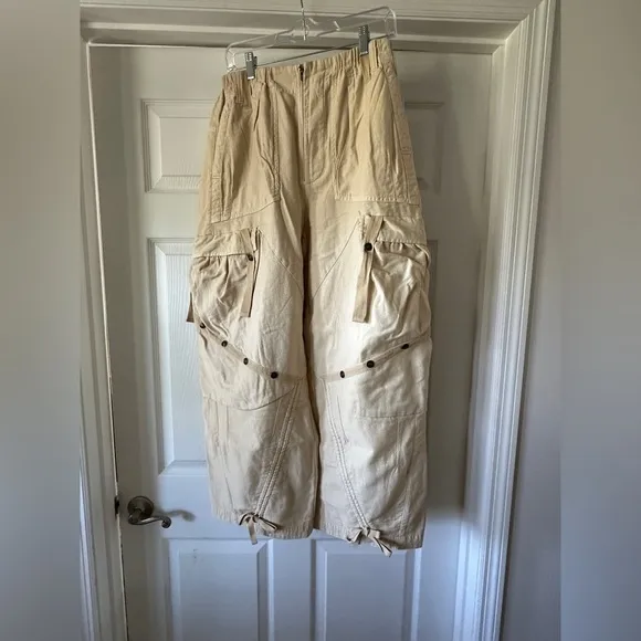 Free People Everglades Utility Pants in beige size medium - NWOT