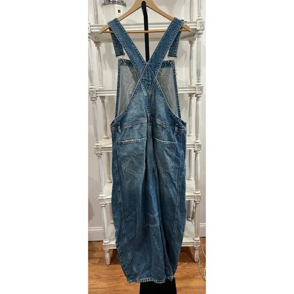 Free People Good Luck Barrel Overalls in Blue Denim Size Large Denim Utility