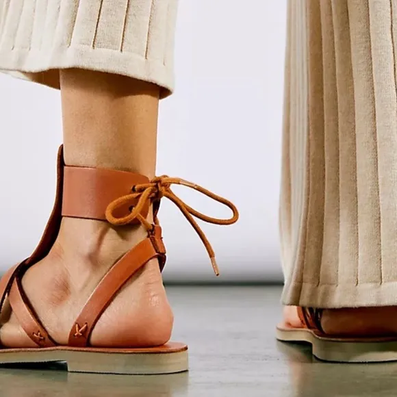 Free People l 39 Vacation Day Leather Wrap Lace-Up Ankle Gladiator Thong Sandals