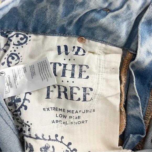 Free People We The Free Extreme MeasuresBarrel Denim Shorts Size 26