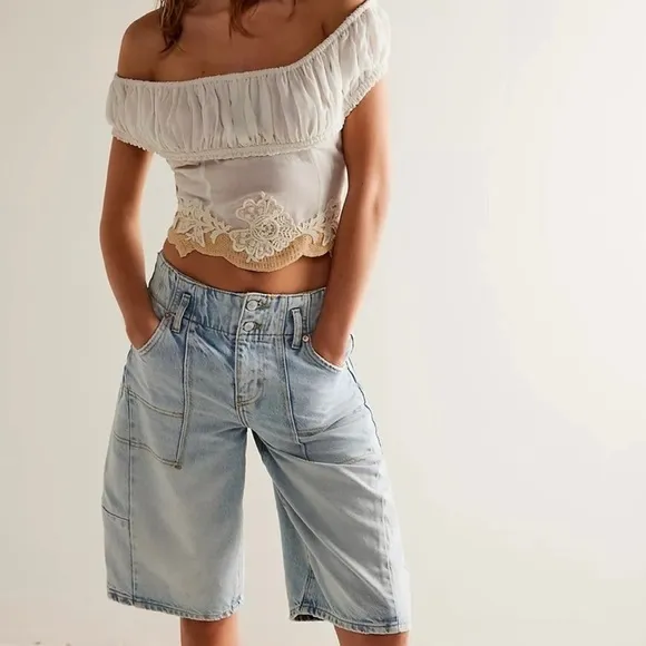 Free People We The Free Extreme MeasuresBarrel Denim Shorts Size 26