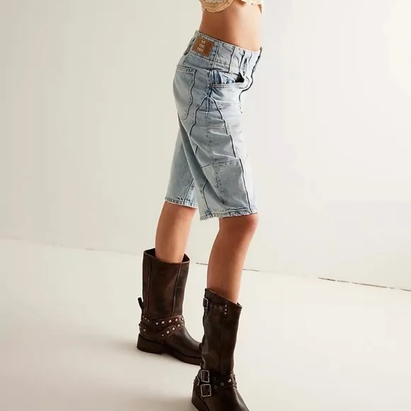 Free People We The Free Extreme MeasuresBarrel Denim Shorts Size 26