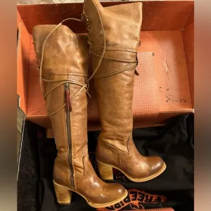 Freebird BrockSize 7NIBRich brown color