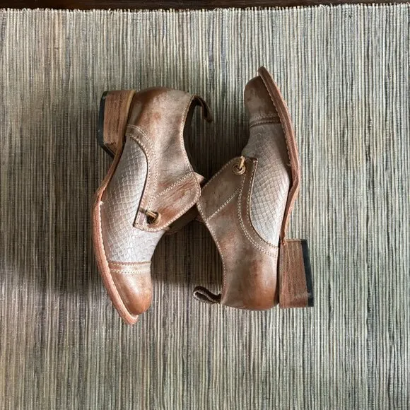 FREEBIRD | Womens Mabel Taupe Leather Snakeskin Oxford Loafers Size 6