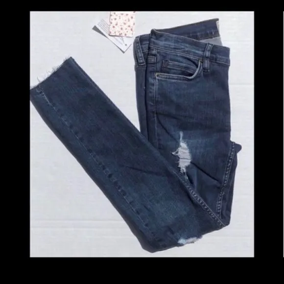 FREE PEOPLE REAGAN DESTROYED BUTTON FRONT JEANS
