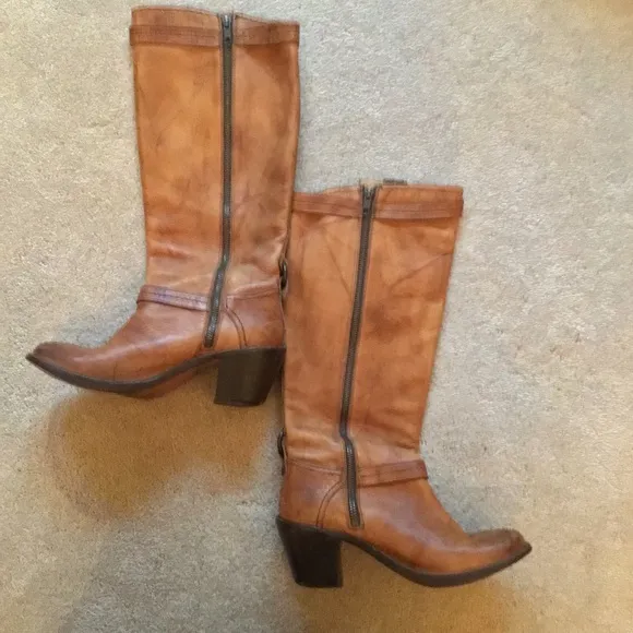 FRYE CARMEN Saddle Leather Designer MEXICO Inside Zip Knee High Boots