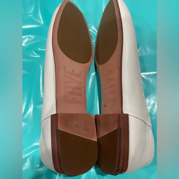 FRYE Claire Flat size 8.5 White Flats New Without Box