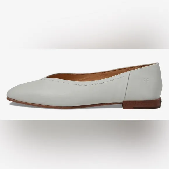 FRYE Claire Flat size 8.5 White Flats New Without Box