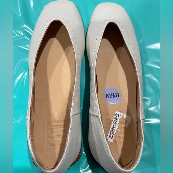 FRYE Claire Flat size 8.5 White Flats New Without Box