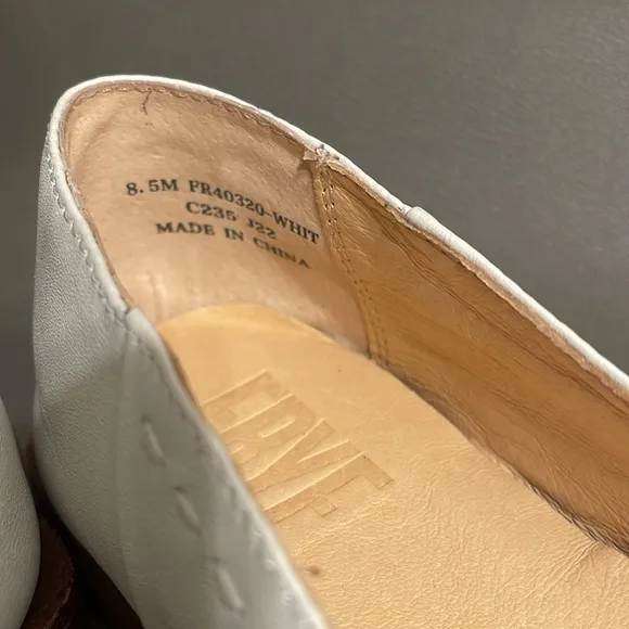 FRYE Claire Flat size 8.5 White Flats New Without Box