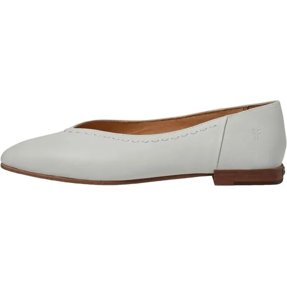 Frye Claire Flats NWT White with Leather Upper and Footbed,