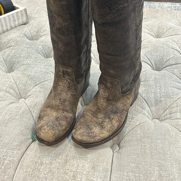 Frye distressed leather boots size 6
