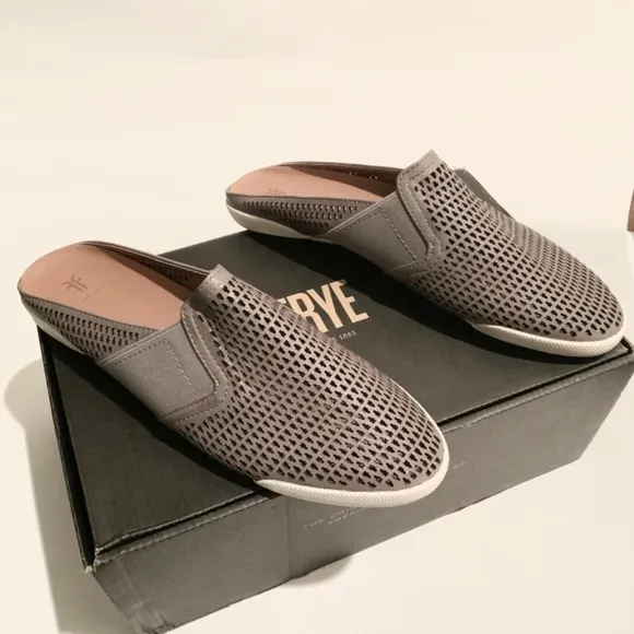 FRYE Melanie Gore Perforated Mule Sneaker Pale Blue Gray Leather Casual Flats