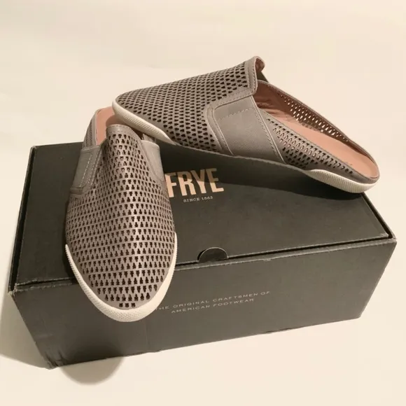 FRYE Melanie Gore Perforated Mule Sneaker Pale Blue Gray Leather Casual Flats
