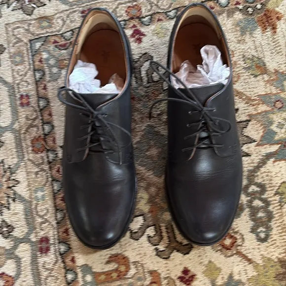 Frye Womens Elyssa Oxford Black Size 10 M excellent condition barely worn