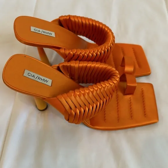 GIA/RHW. Giaborghini Rosie 1 Satin. Size 39.5.