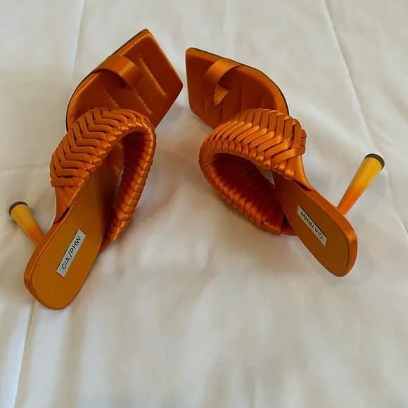 GIA/RHW. Giaborghini Rosie 1 Satin. Size 39.5.