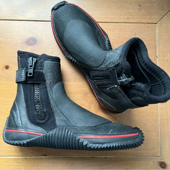Gill Trapeze Boots Men's Black and Red Sailing Wetsuit Diving Boots 7.5 8