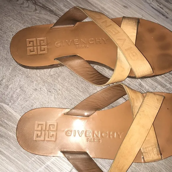 Givenchy straps tobacco flat sandals size 7