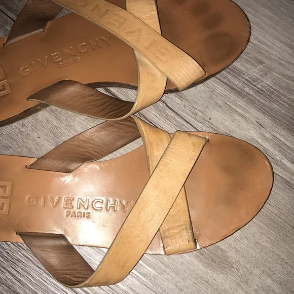 Givenchy straps tobacco flat sandals size 7