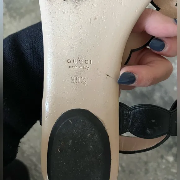 Gucci Pearl t-strap Sandals - size 39.5 - like new!